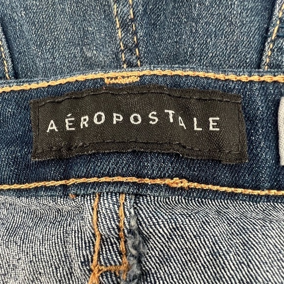 Aeropostale Junior’s Cuffed Hem Midi Jean Shorts Size 2 - Picture 2 of 6
